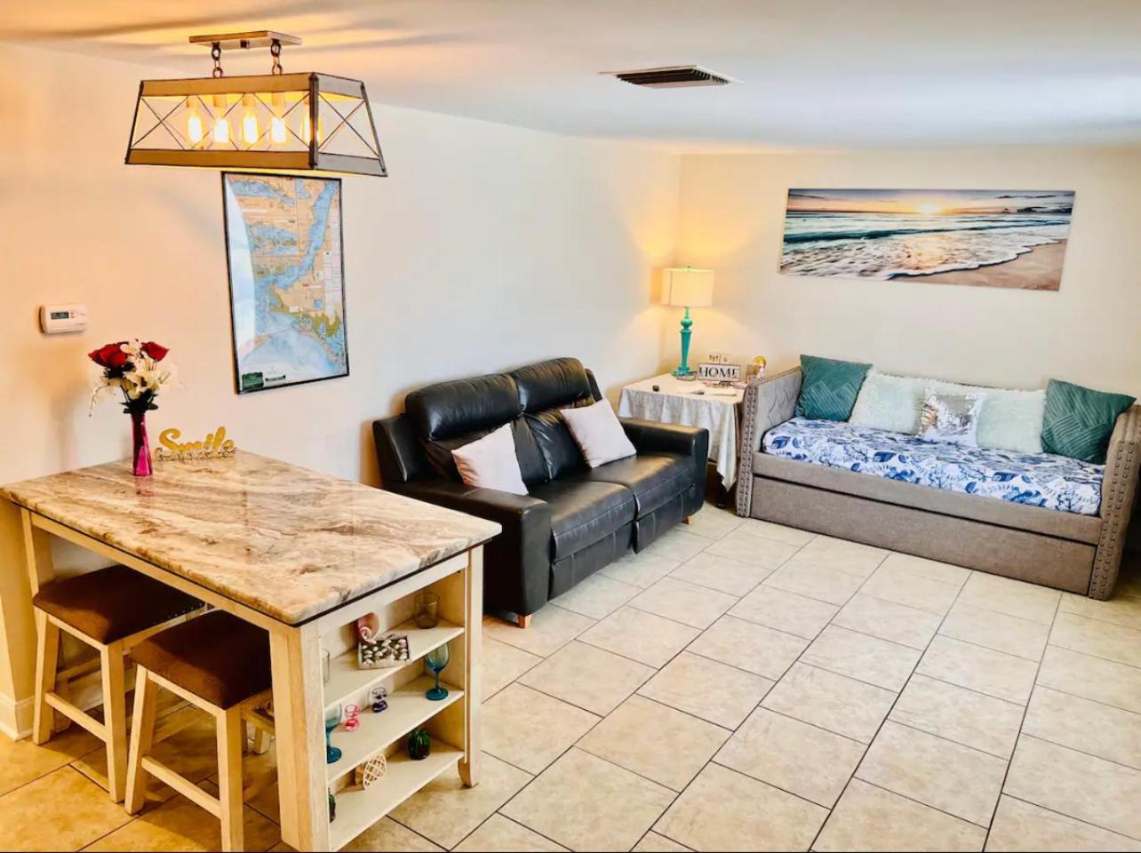 Cozy Home With One Bedroom Cape Coral Luaran gambar